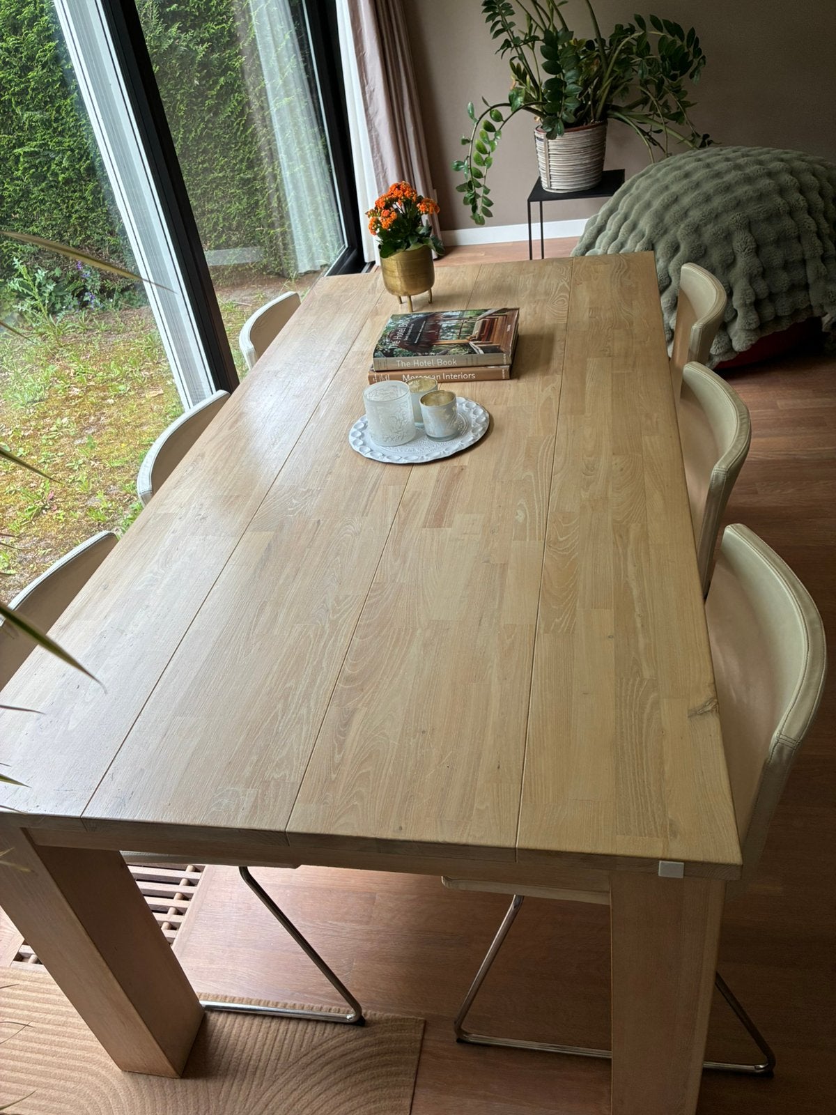 Mooie eettafel van blank eiken met 8 leren stoelen., Ophalen, Gebruikt, Eikenhout, 200 cm of meer