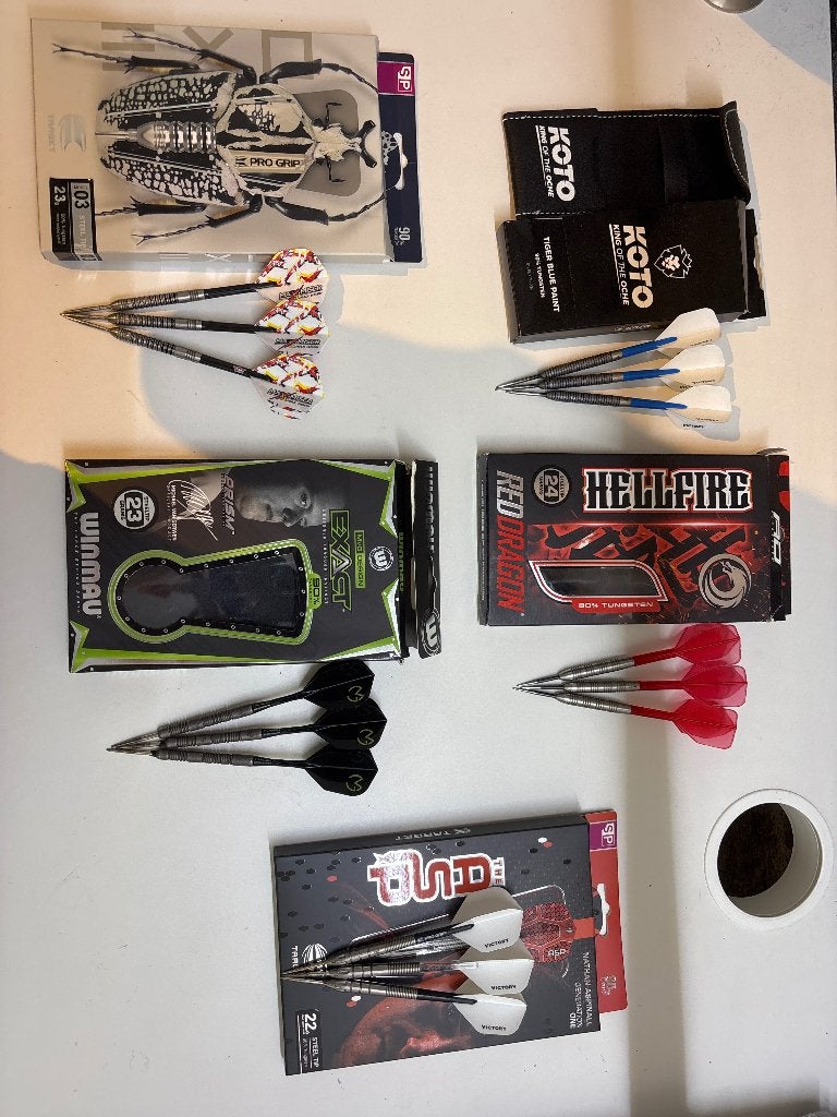 Verschillende setjes darts te koop ook allemaal los te koop., Verzenden, Zo goed als nieuw, Pijlen
