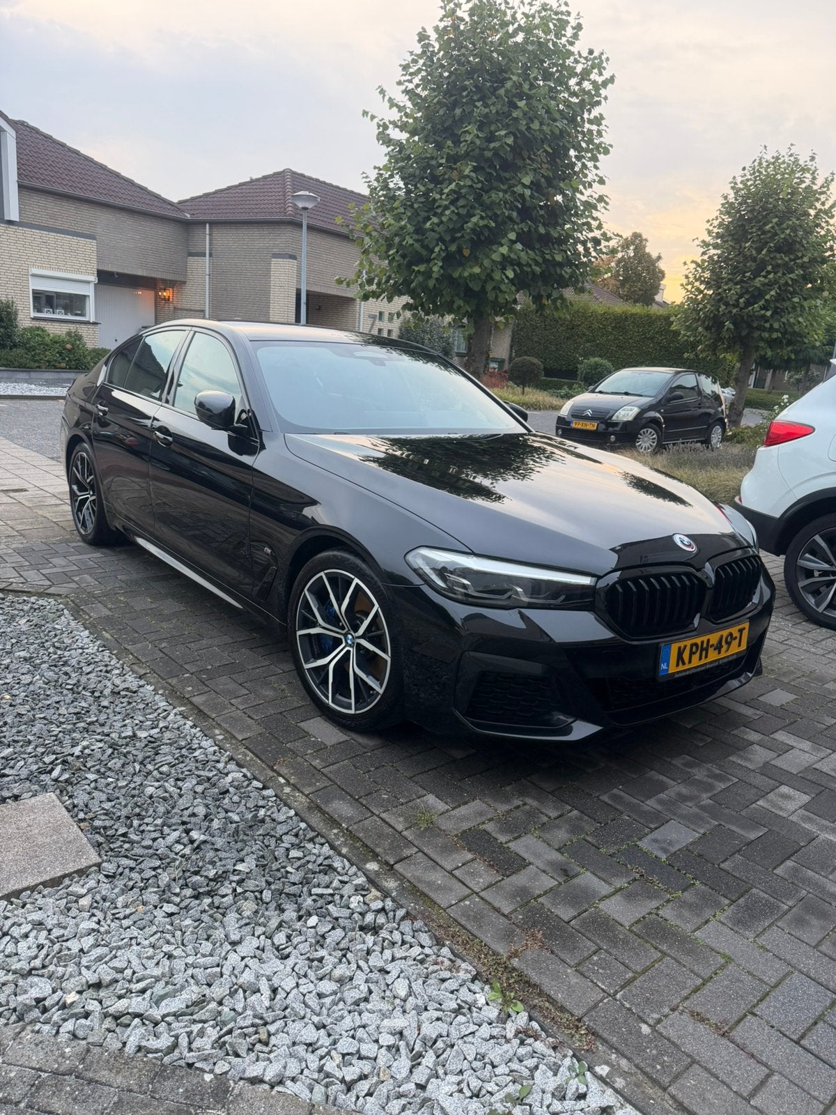 BMW 5-Serie 530d G30 LCI M-Sport Pakket 286pk Aut Zwart, Automaat, Achterwielaandrijving, Euro 6, 2000 kg