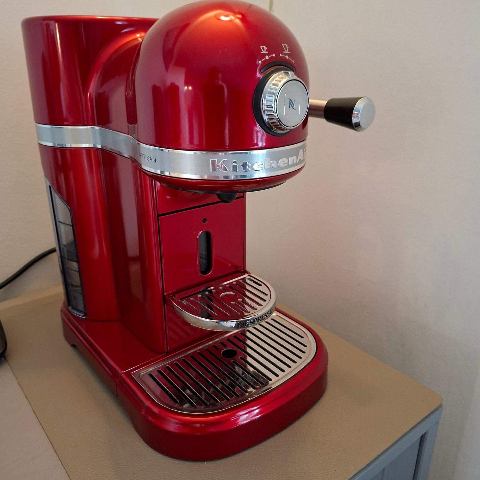 KitchenAid Nespresso Artisan Koffiezetapparaat Rood, Witgoed en Apparatuur, Koffiezetapparaten, Ophalen, Gebruikt, Koffiemachine