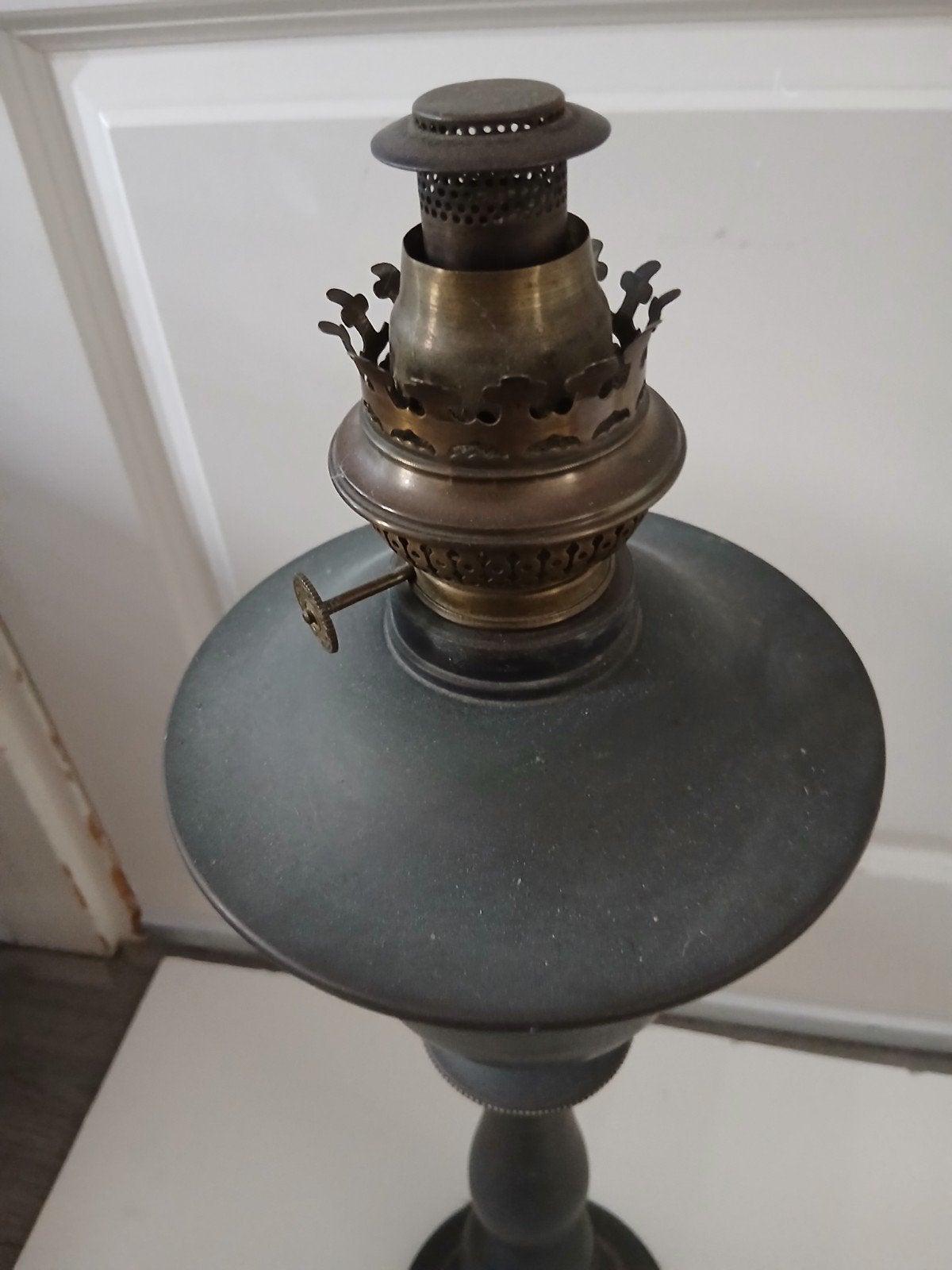Antiek olielamp  geen glaasje   koper tiel holland  K M D, Antiek en Kunst, Antiek | Tin, Ophalen