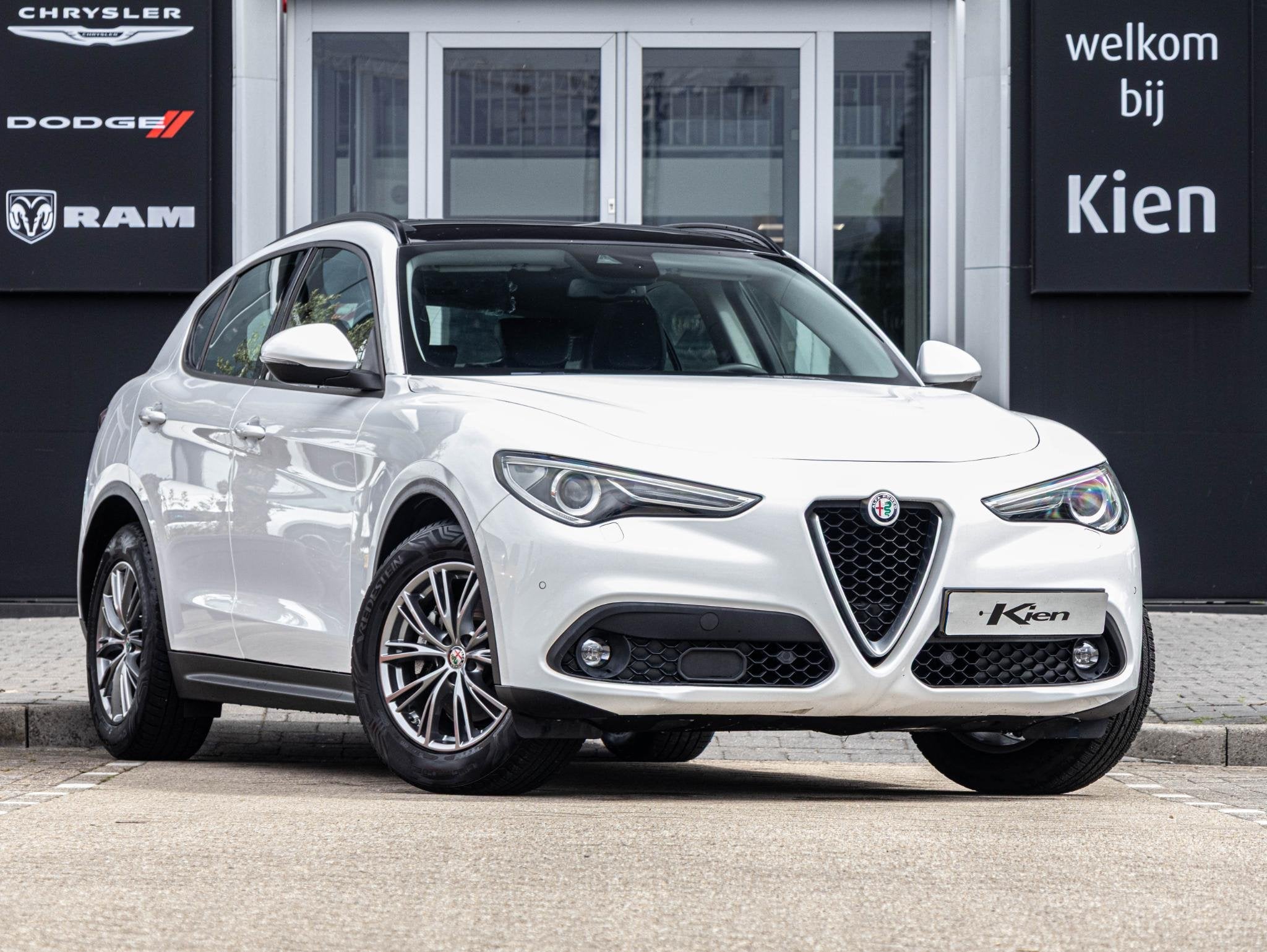 Alfa Romeo Stelvio 2.2d Super | Pano-dak | Lederen bekleding