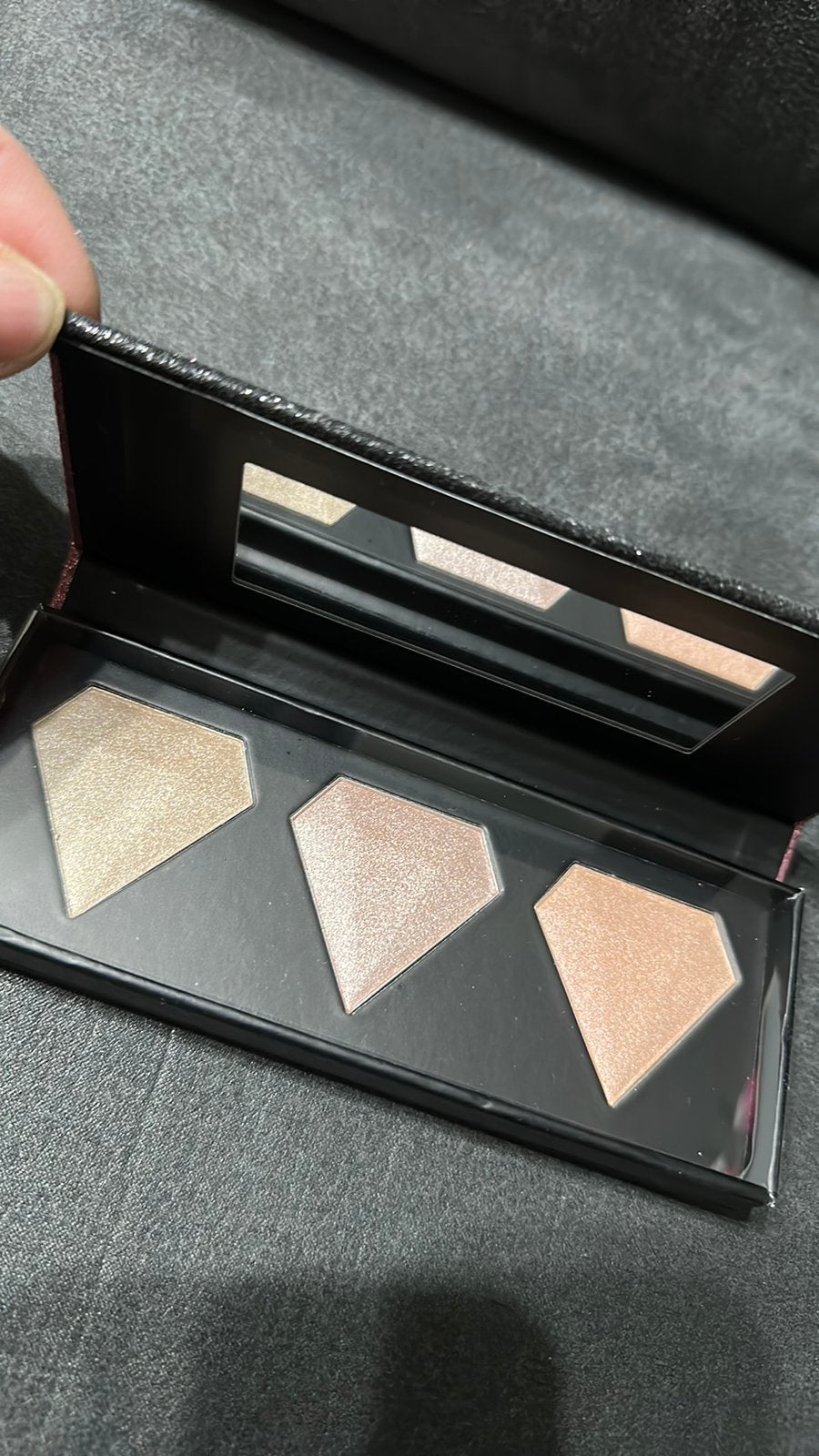 Laatste ‼️ Catrice highlighter te koop nieuw origineel ‼️‼️, Ophalen of Verzenden, Nieuw, Gehele gezicht, Make-up