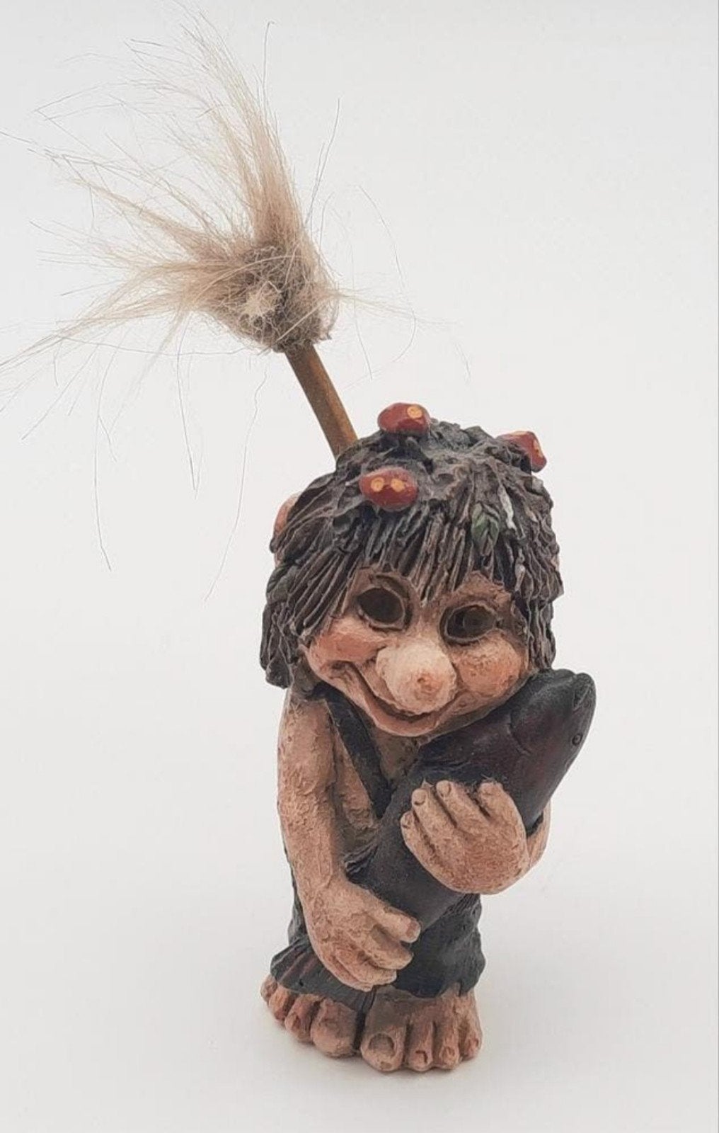 Resin Troll beeldje met vis in zijn handen ca. 10cm hoog, Ophalen of Verzenden, Zo goed als nieuw, Fantasy