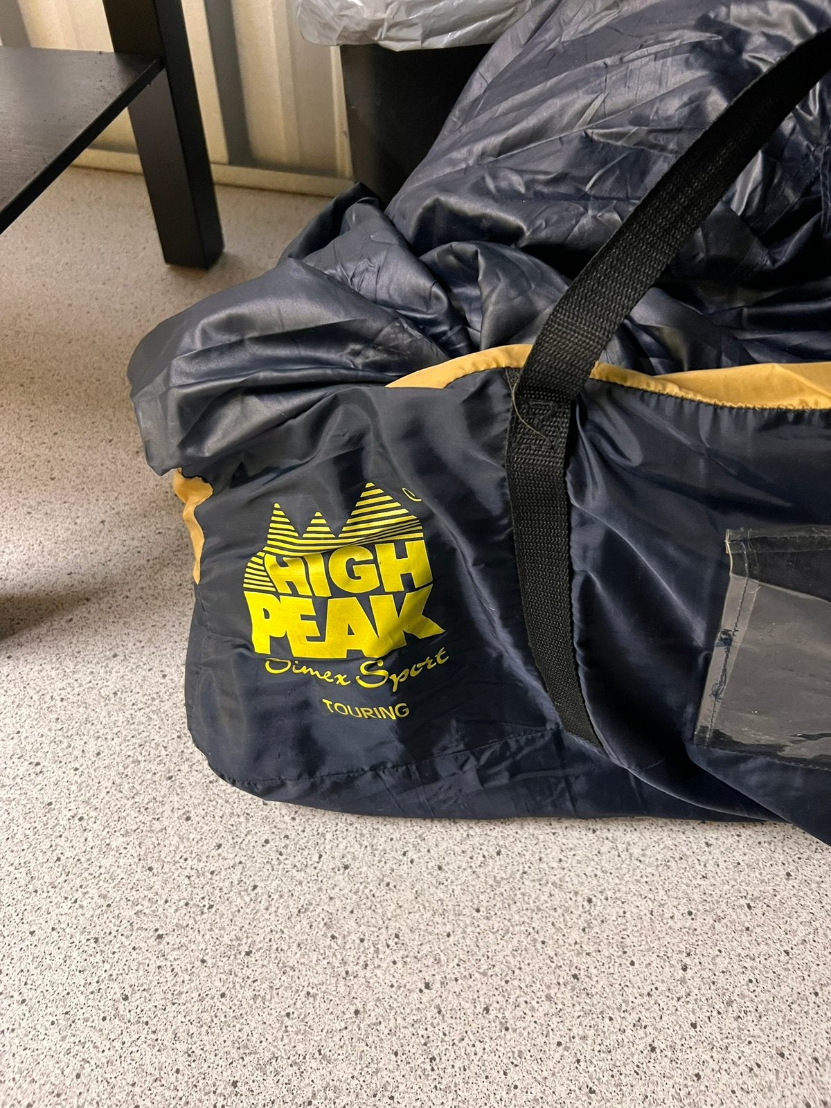 High Peak Touring Tent / Kampeertent met Draagtas, Ophalen, Zo goed als nieuw