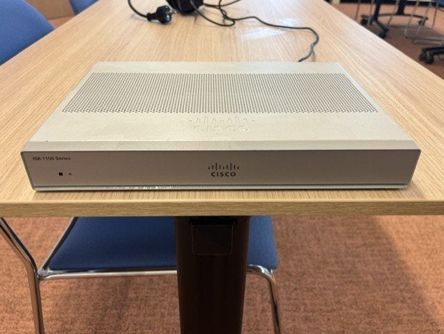Cisco Router C1117-4P, Ophalen of Verzenden, Gebruikt, Router, Cisco