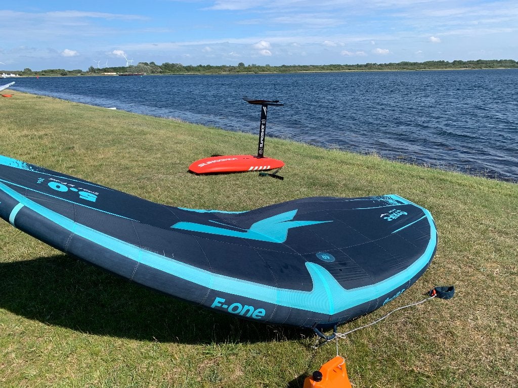 Complete wingset, slingshot+f-one zeil, Watersport en Boten, Wingsurfen, Ophalen, Gebruikt, Wingsurfset