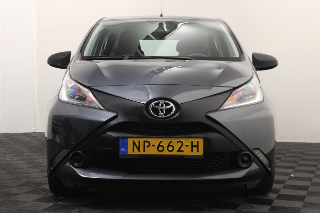 Toyota Aygo 1.0 VVT-i x-fun (bj 2017), Voorwielaandrijving, Stof, 4 stoelen, Origineel Nederlands