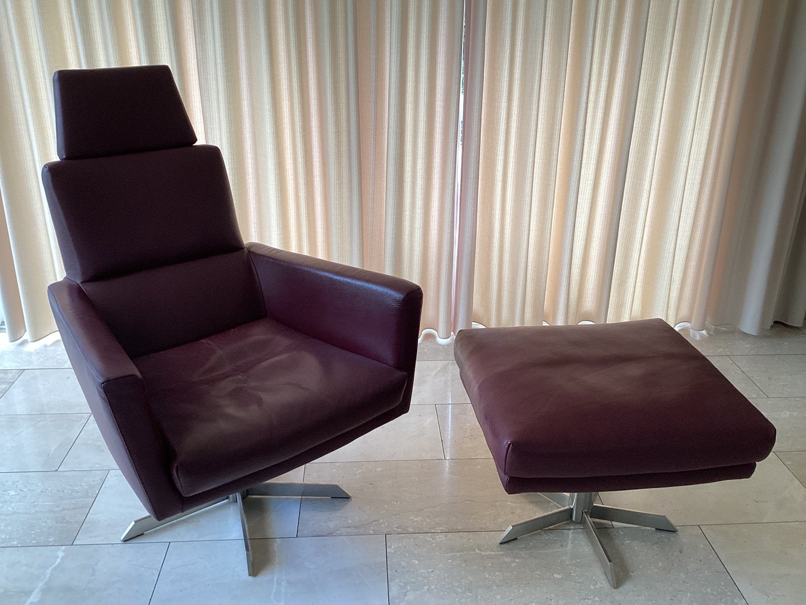 Bert Plantagie fauteuil met bijbehorende hocker, Huis en Inrichting, Ophalen, Zo goed als nieuw, 50 tot 75 cm, Leer
