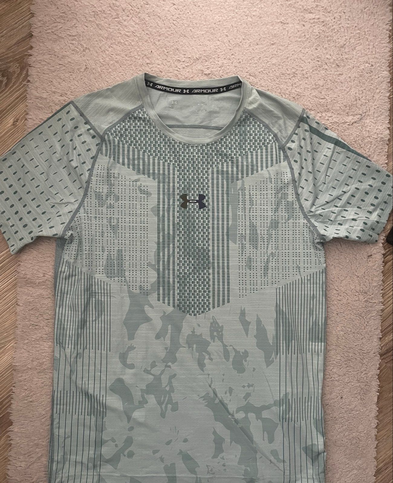 Under Armour Sportshirt - Maat M, Fitness, Zo goed als nieuw, Groen, Verzenden