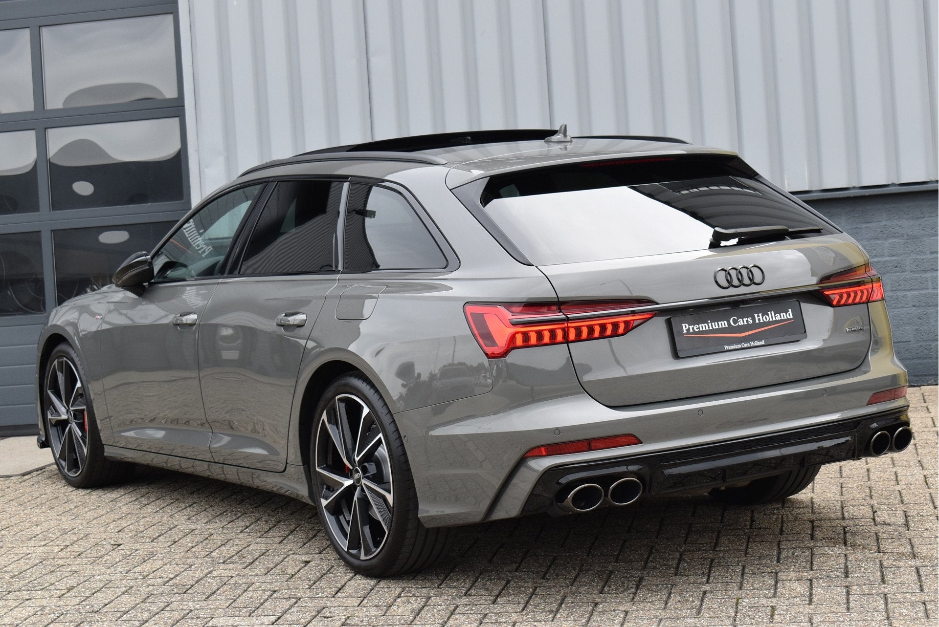 Audi A6 Avant 55 TFSI e Quattro S-Line Competition 367 Pk Rs, Auto's, Automaat, Dealer onderhouden, Gebruikt, Zwart