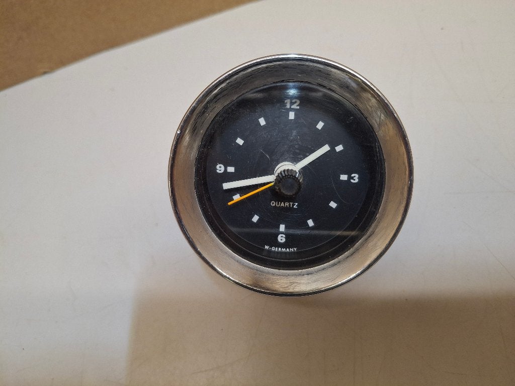 Kienzle quarz klok (volvo oldtimer vw kever triumph mg, Gebruikt, ., Ophalen of Verzenden, .