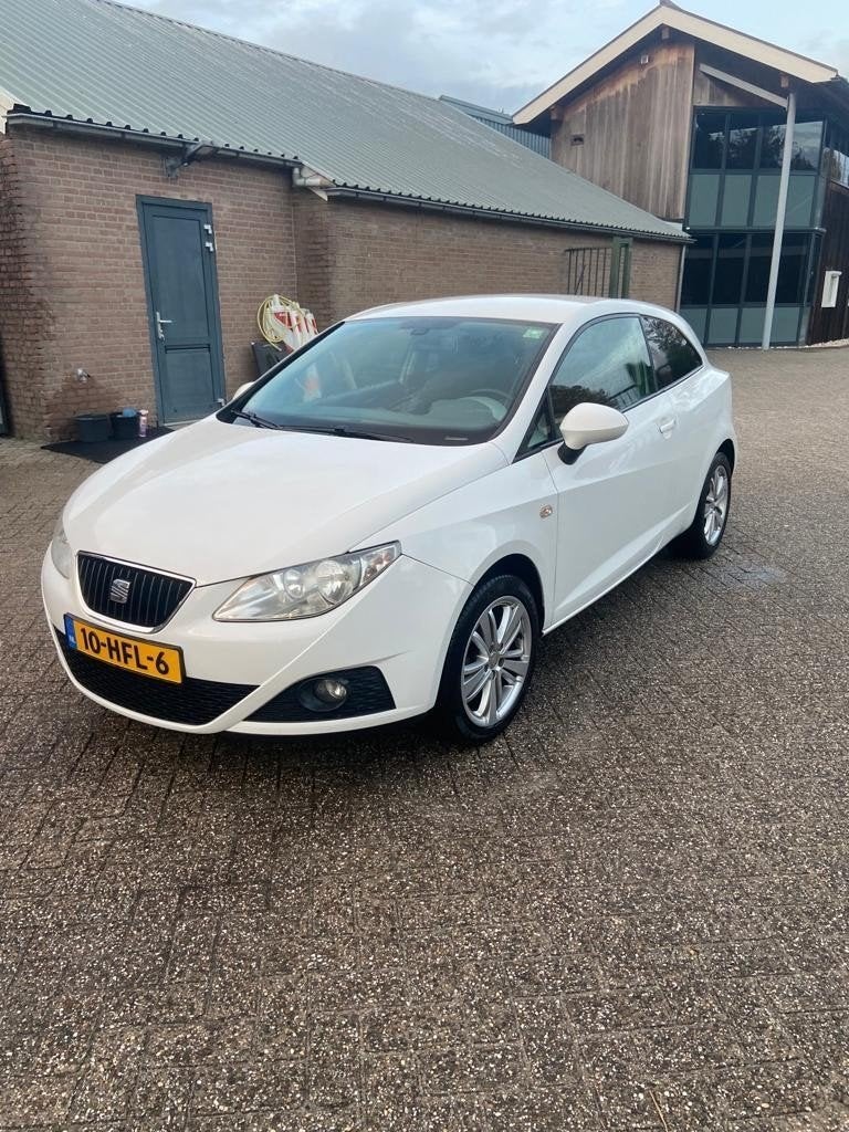 Seat Ibiza 1.4 63KW 3DRS 2008 Wit, Voorwielaandrijving, Stof, 40 €/maand, 4 cilinders