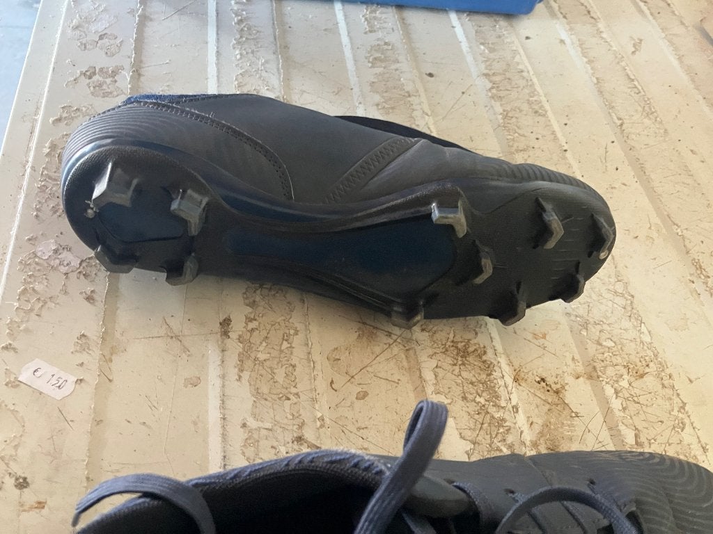 Voetbalschoenen 40, Ophalen, Maat XS of kleiner, Schoenen, Zo goed als nieuw