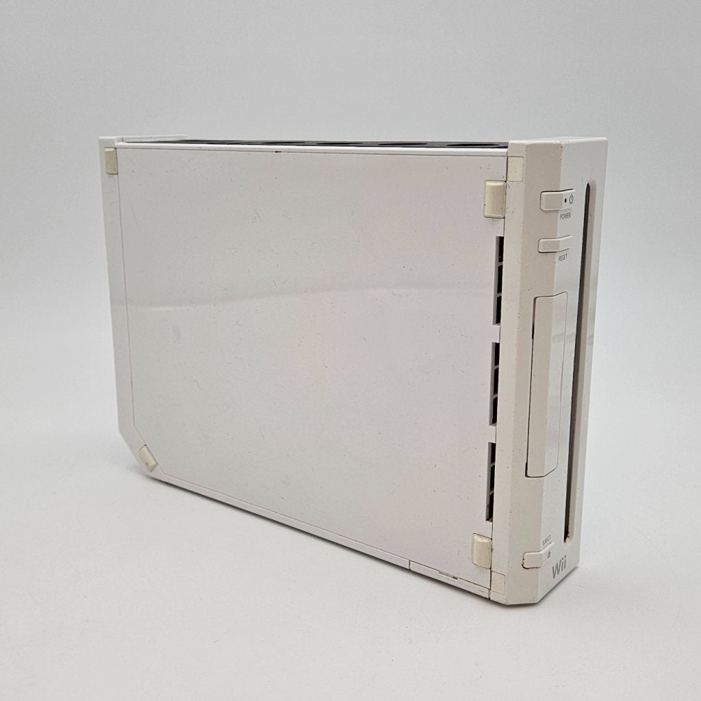 Nintendo Wii Wit Compleet in Nette Staat, Nintendo, Gebruikt, Support@nintendo.com, 11-1 Hokotate-cho, Kamitoba, Minami-ku
Kyoto 601-8501
Japan