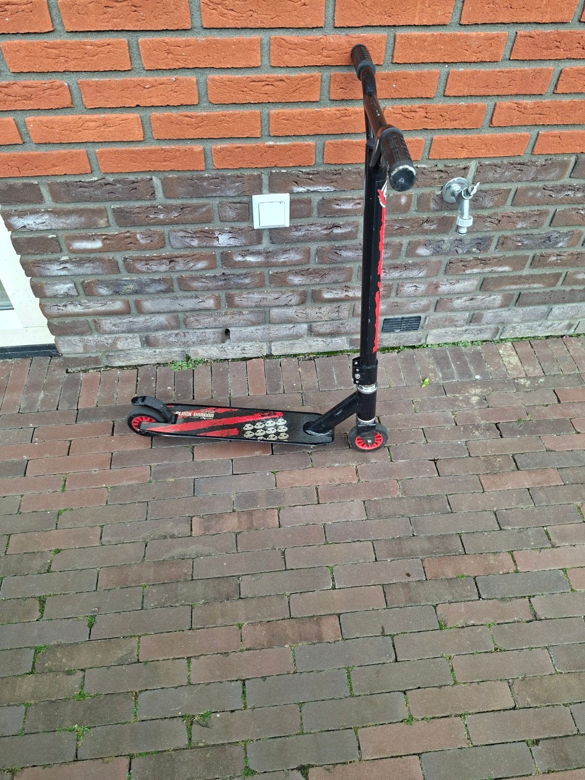 Black Dragon Stuntstep - Zwart/Rood, Fietsen en Brommers, Ophalen, Gebruikt, Gewone step, Black Dragon