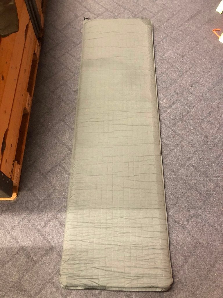 Slaapmat - Defensie - 50 x 185 x 3 cm - Zelfopblaasbaar, Gebruikt, Defensie, Ophalen of Verzenden, Defensie