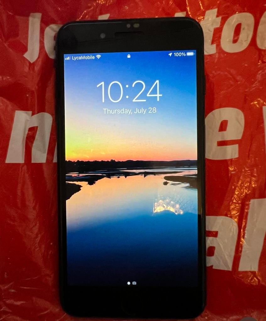 Iphone 7 plus 32 GB zwart zo goed als nieuw+3 extra hoesjes, Zwart, 32 GB, Ophalen of Verzenden, Zo goed als nieuw