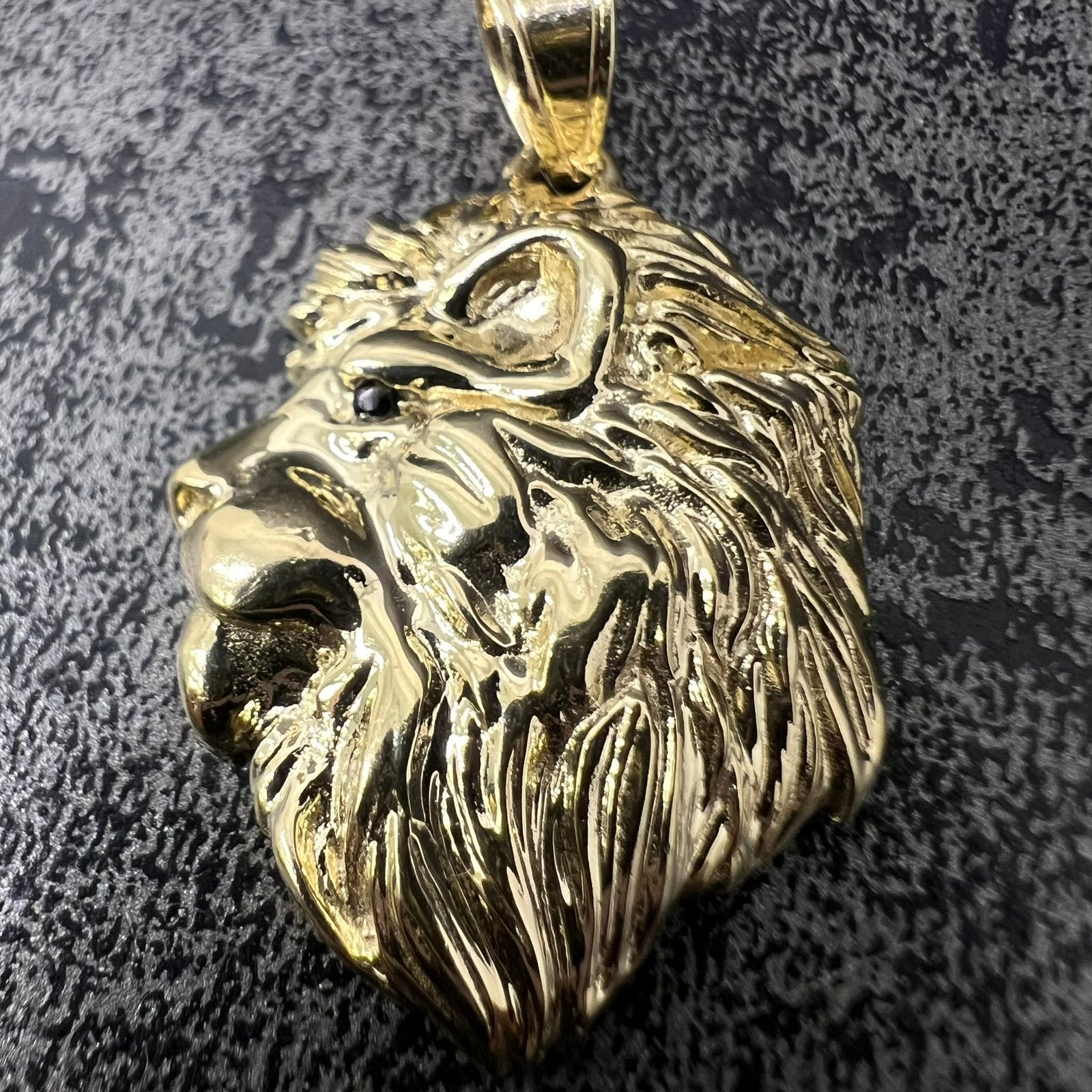 14k gouden hanger leeuw kop model, Ophalen of Verzenden, Zo goed als nieuw, Goud, Kruis of Symbool