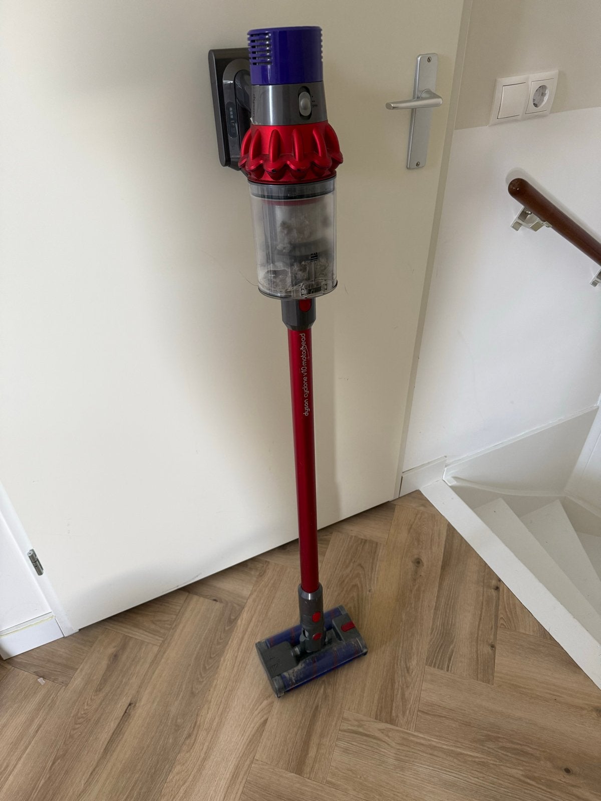 Dyson Cyclone V10 Motorhead: defect, voor de handige klusser, Witgoed en Apparatuur, Stofzuigers, Ophalen, Draadloos, Dyson, Niet werkend