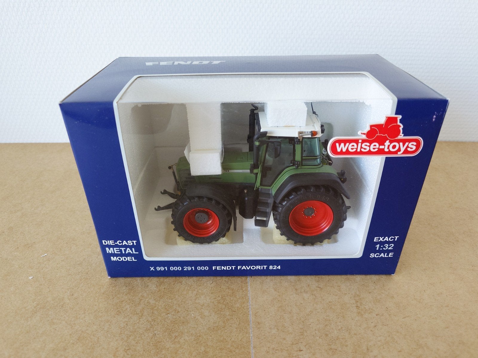 Fendt Favorit 824 1:32 Weise Toys First Edition, Ophalen of Verzenden, Nieuw, Tractor of Landbouw, Overige merken