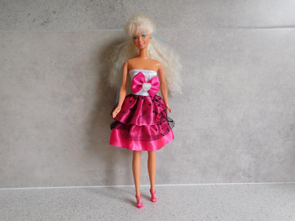 Barbie Blond Haar Mattel Inc. 1966 Made in Malaysia, Verzamelen, Poppen, Ophalen of Verzenden, Zo goed als nieuw, Pop
