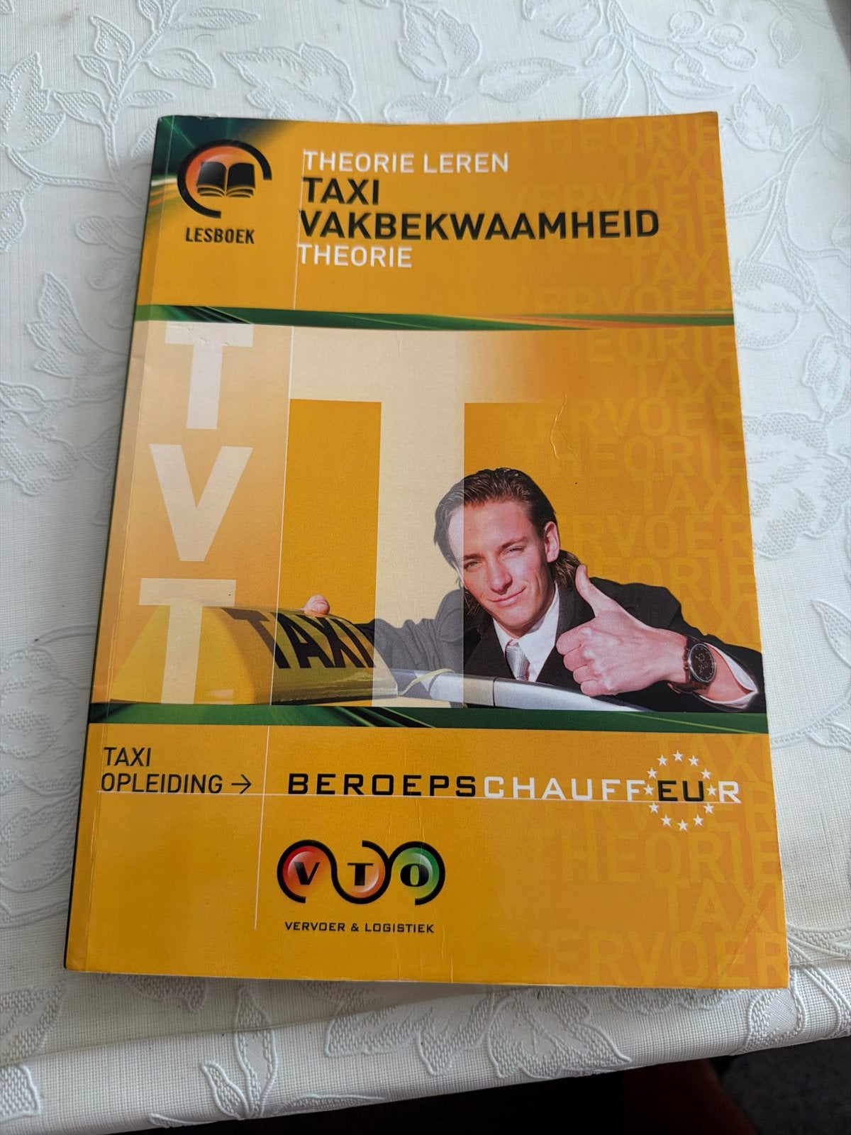 Theorie leren Taxi Vakbekwaamheid Lesboek, Boeken, Ophalen of Verzenden, Gamma, Gelezen, Overige niveaus