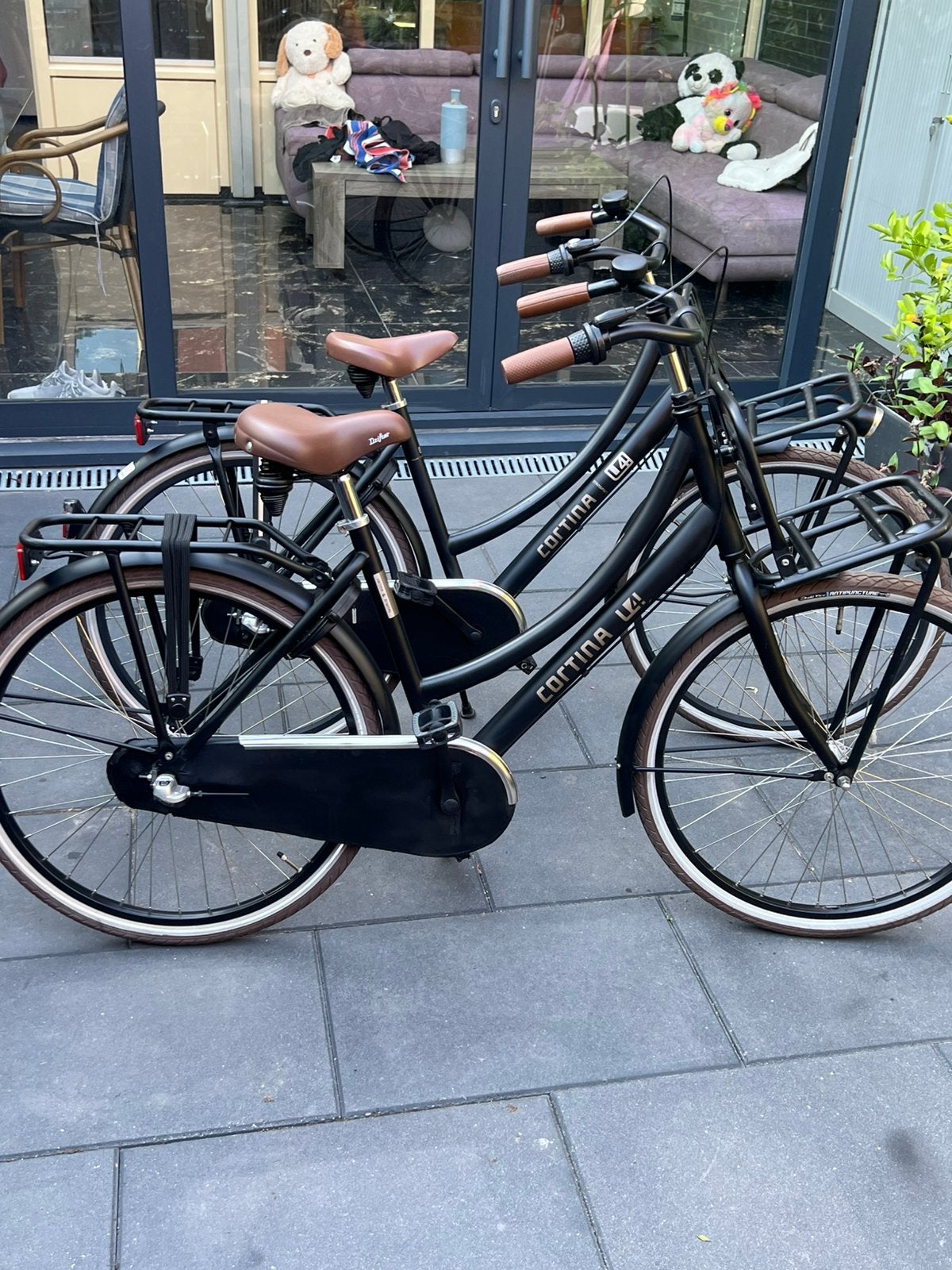 Twee cortina meisjesfiets maat 26 inch 3 versnelling, Terugtraprem, Versnellingen, Zo goed als nieuw, Ophalen