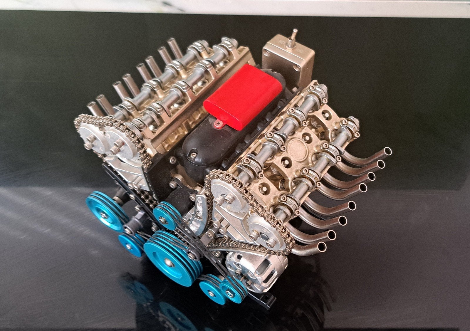 Teching V8 Modelmotorkit - Meer dan 500 onderdelen, Overige merken, Ophalen of Verzenden, Zo goed als nieuw, Groter dan 1:32