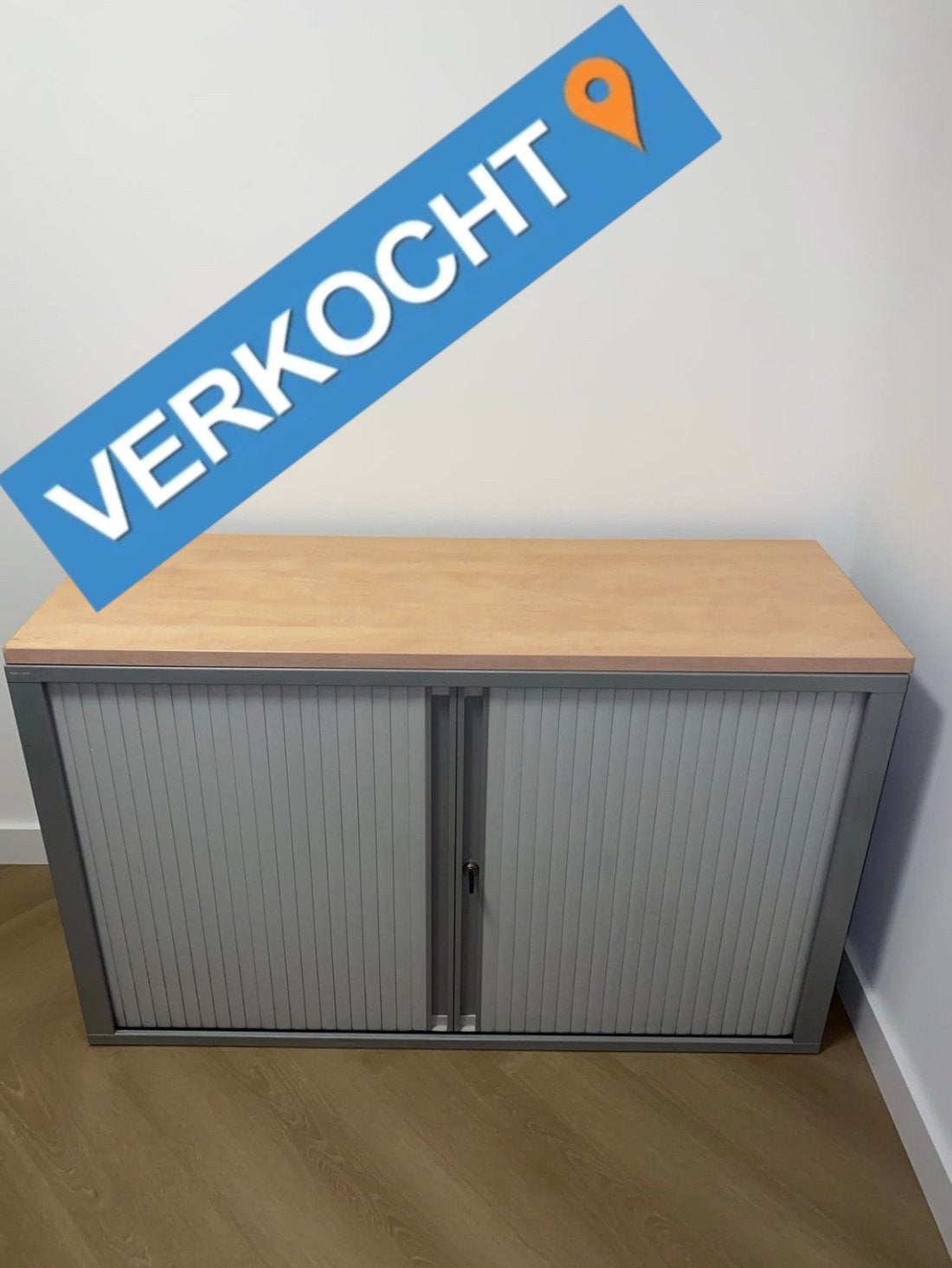 Markant roldeurkast/archiefkast met sleutelslot, Ophalen, Gebruikt