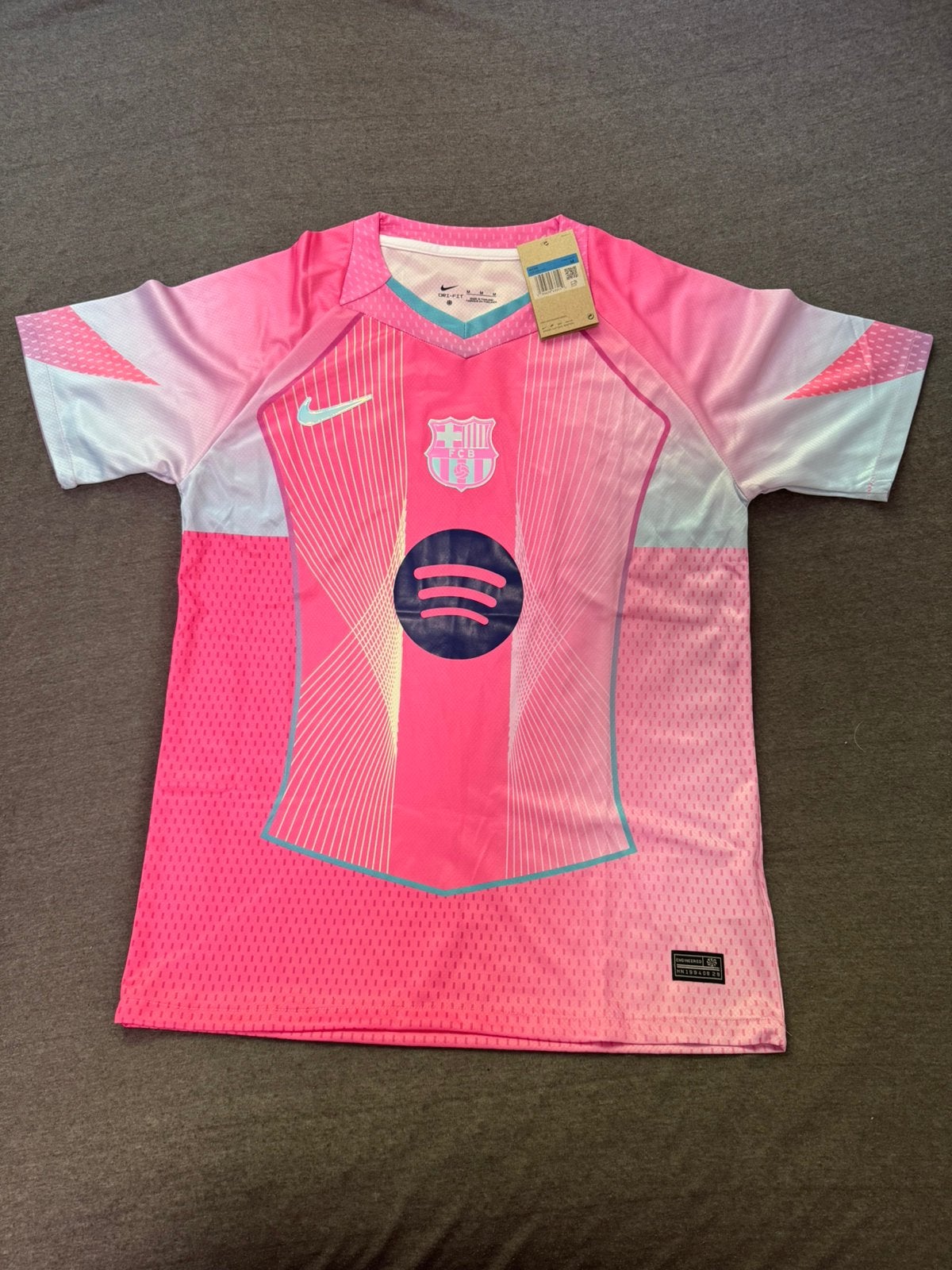 FC Barcelona roze voetbalshirt Nike maat M nieuw met kaartje, Verzenden, Zo goed als nieuw, Shirt
