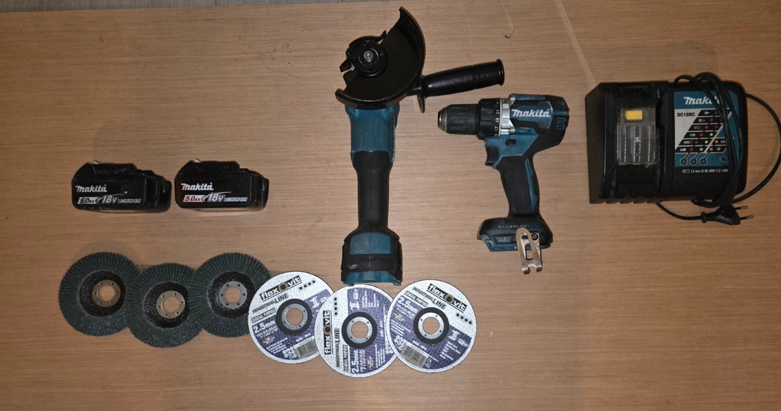 Makita DDF484 Boor- en Schroefmachine met Accu's en Lader, Doe-het-zelf en Verbouw, Gereedschap | Boormachines, Variabele snelheid