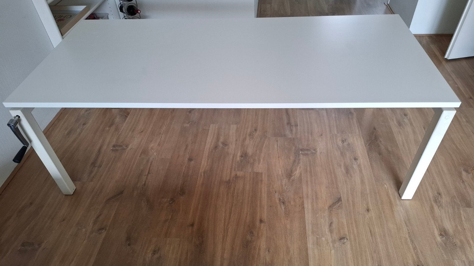 Witte stevige verstelbare eettafel / bureau, Ophalen, In hoogte verstelbaar, Gebruikt, Wit