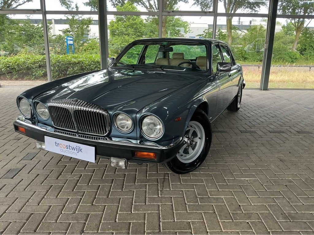 Daimler Double Sic XJ Series III 5.3 V12 195pk, Auto's, Automaat, Gebruikt, Overige brandstoffen, Bedrijf