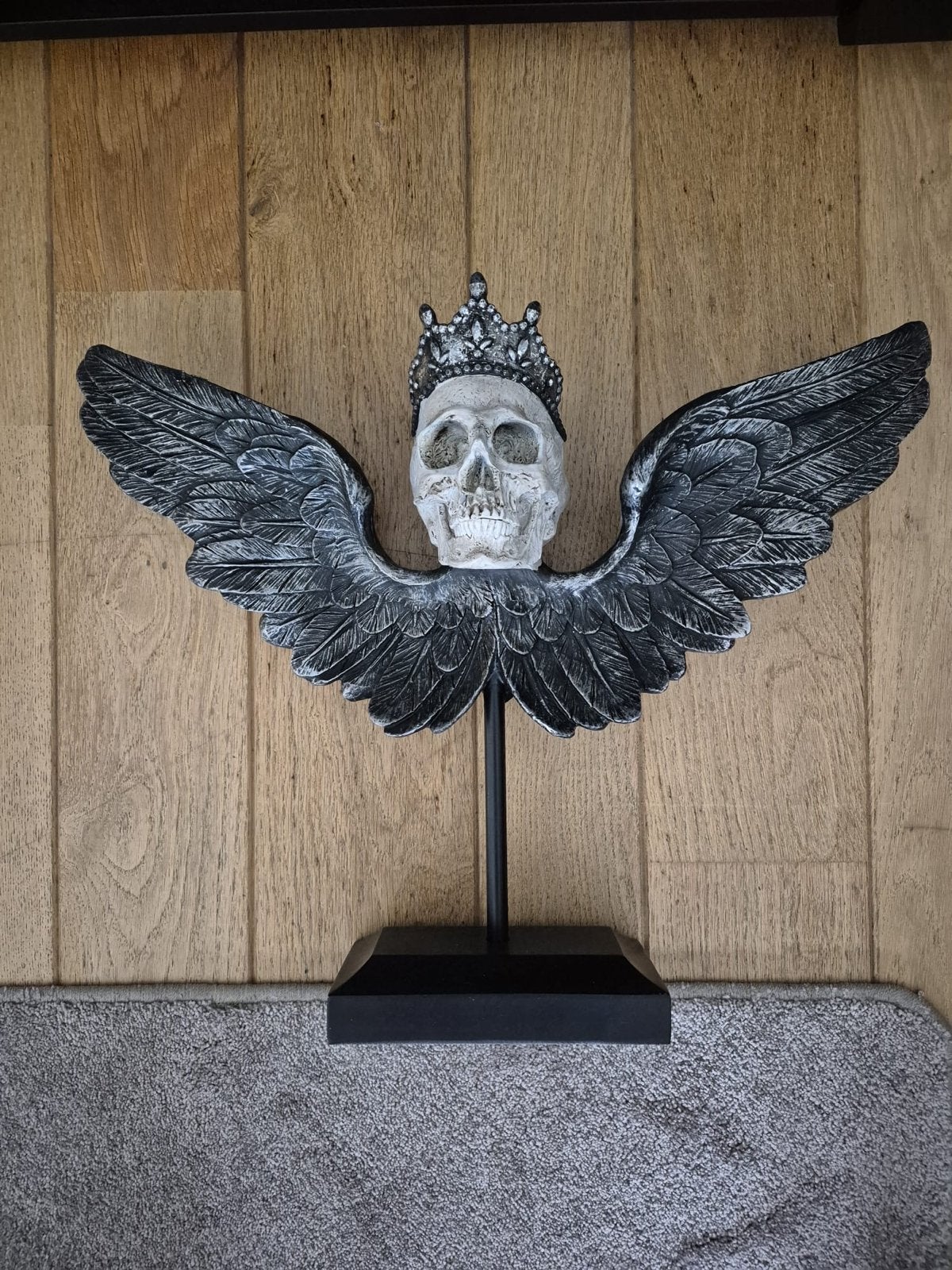 Schedel met vleugels en kroon, Antiek en Kunst, Kunst | Beelden en Houtsnijwerken, Beeld, Composieten, Overige onderwerpen, 20 - 50 cm