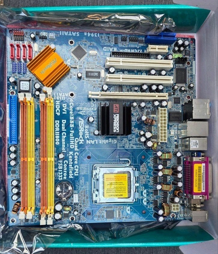ASRock 4Core1333-FullHD Moederbord - Nieuw in doos, Computers en Software, Moederborden, Nieuw, Ophalen of Verzenden, Intel, LGA 775