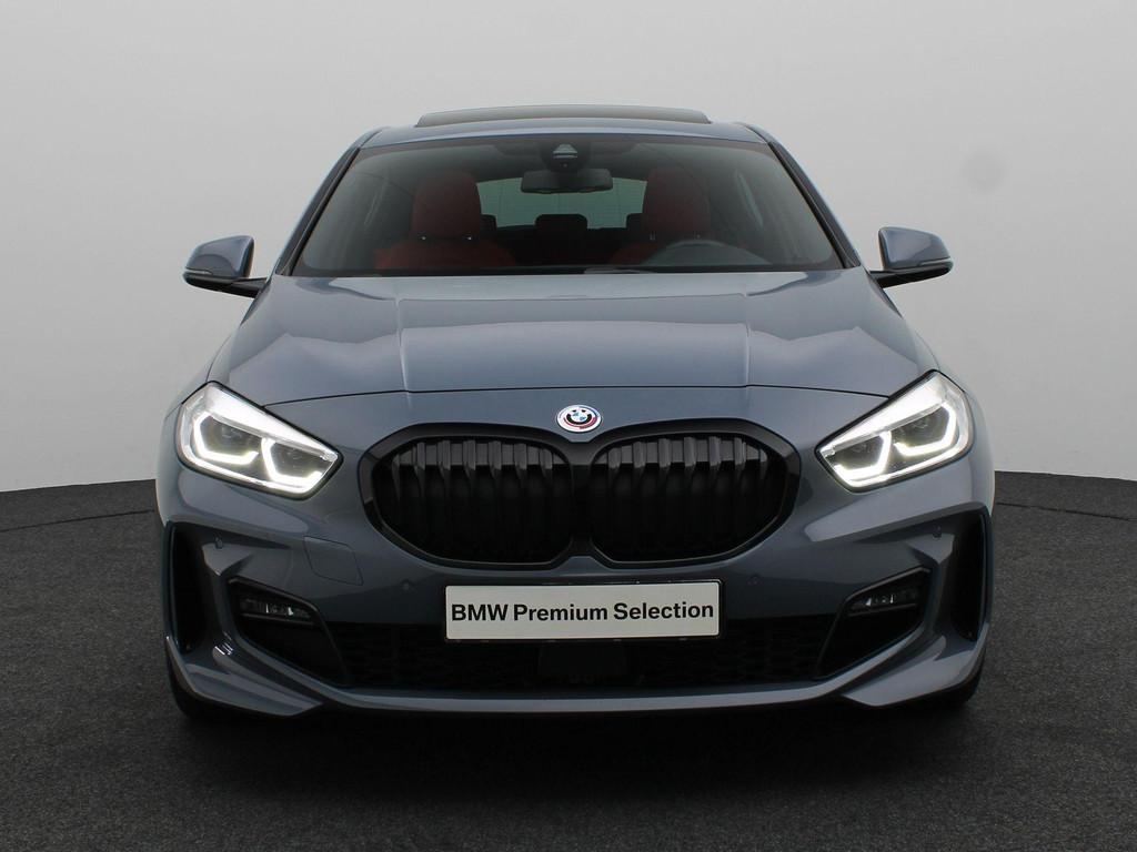 BMW 1 Serie 118i M Sportpakket | HIFI | PDC | Panoramadak |, 136 pk, Gebruikt, Met garantie (alle), Multifunctioneel stuurwiel