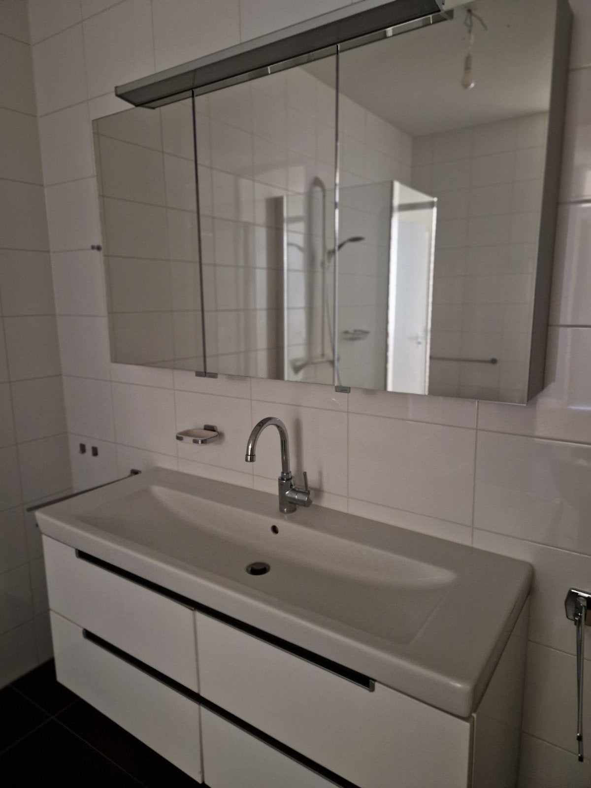 Villeroy & Boch 3 deurs badkamer Spiegelkast, Ophalen, Gebruikt, 100 tot 150 cm, Overige typen