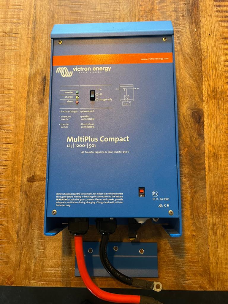 Victron Multiplus Compact 12V 1200VA 50A Omvormer/Lader, Ophalen of Verzenden, Zo goed als nieuw