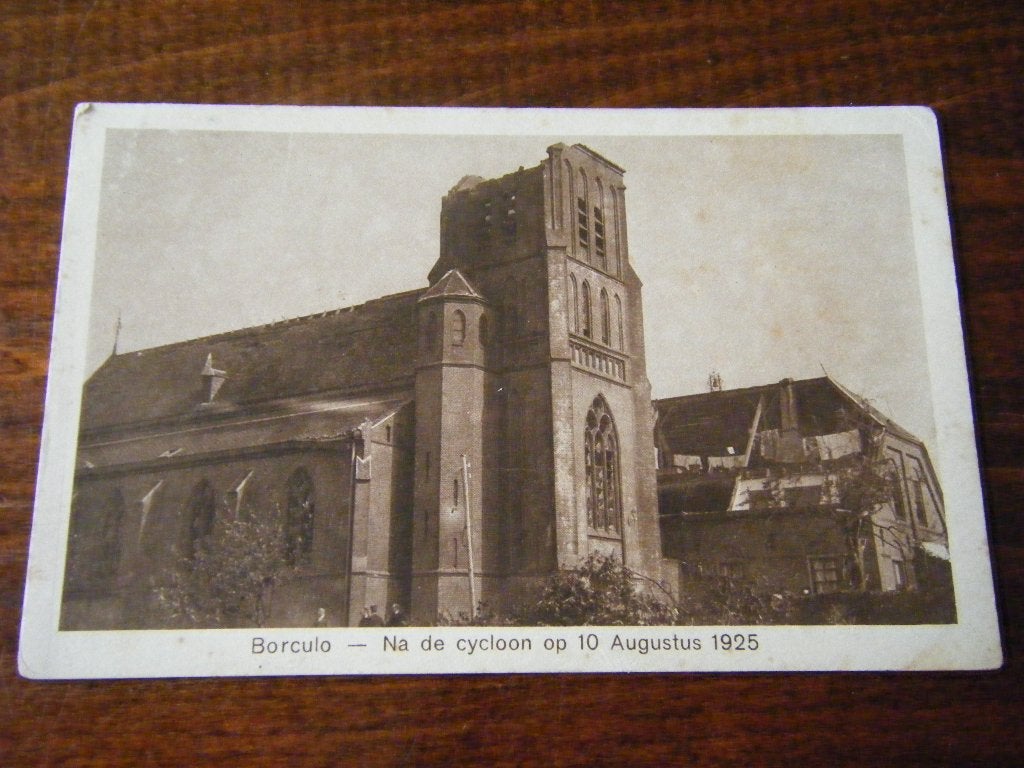 T39 - Borculo - Cycloon - Kerk - 1925 - Mooi/Oud, Verzamelen, Ansichtkaarten | Nederland, Ophalen of Verzenden, 1920 tot 1940