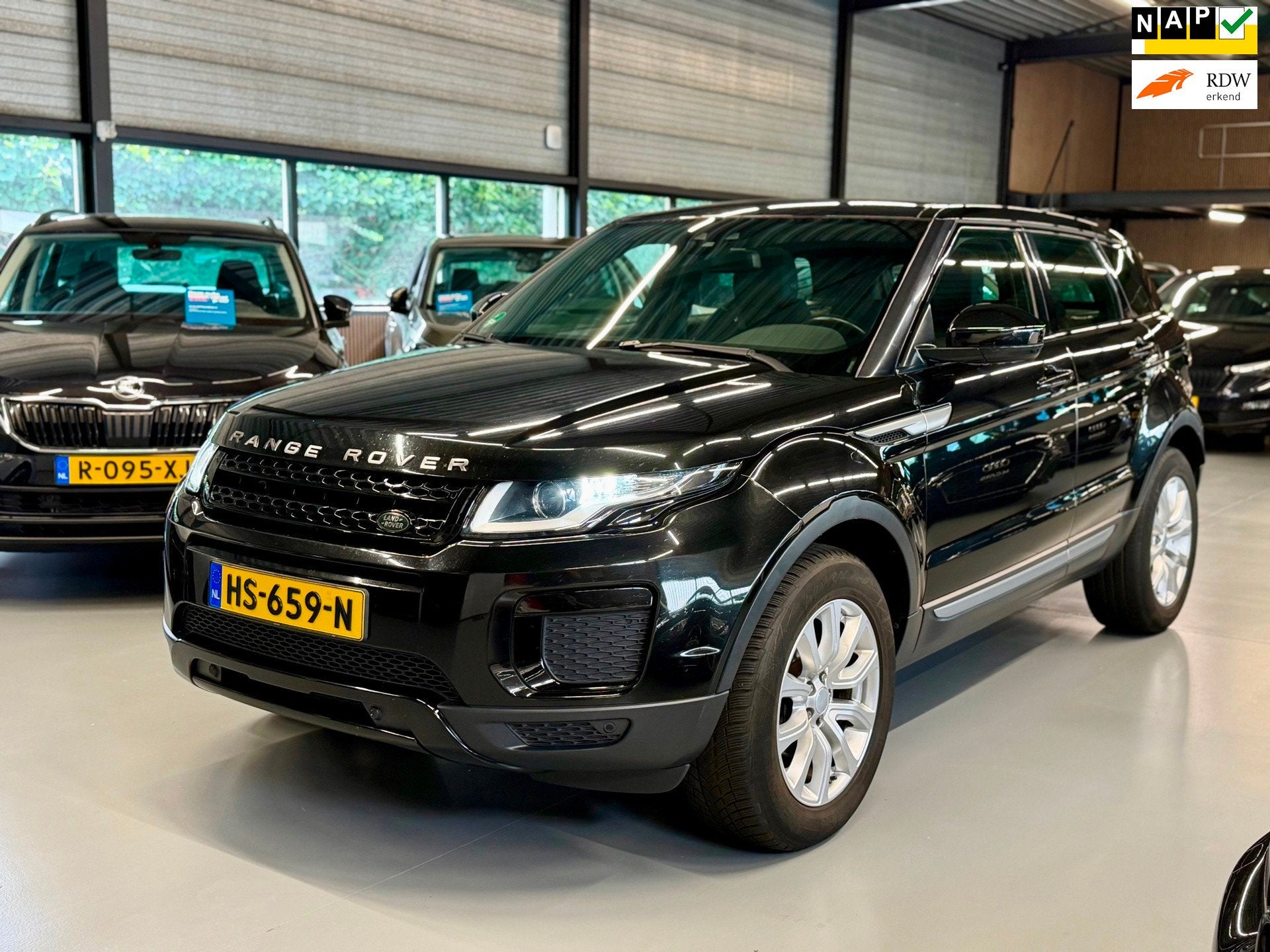 Land Rover Range Rover Evoque 2.0 eD4 SE Pano l Led l 6BAK, Auto's, Voorwielaandrijving, Dealer onderhouden, Gebruikt, 4 cilinders