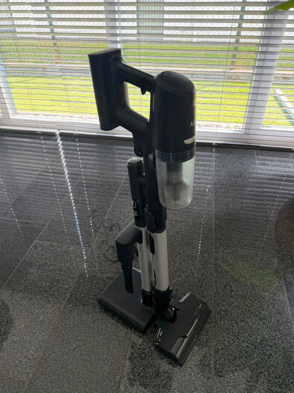AEG steelstofzuiger type Ultimate 8000, Witgoed en Apparatuur, Ophalen, Zo goed als nieuw