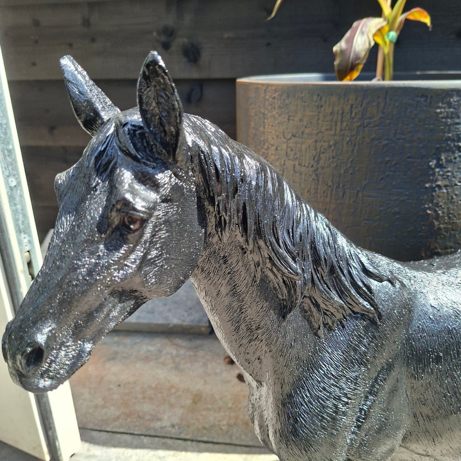 Mooi beeld tuinbeeld zwart paard pony, Tuin en Terras, Tuinbeelden, Ophalen, Nieuw, Kunststof