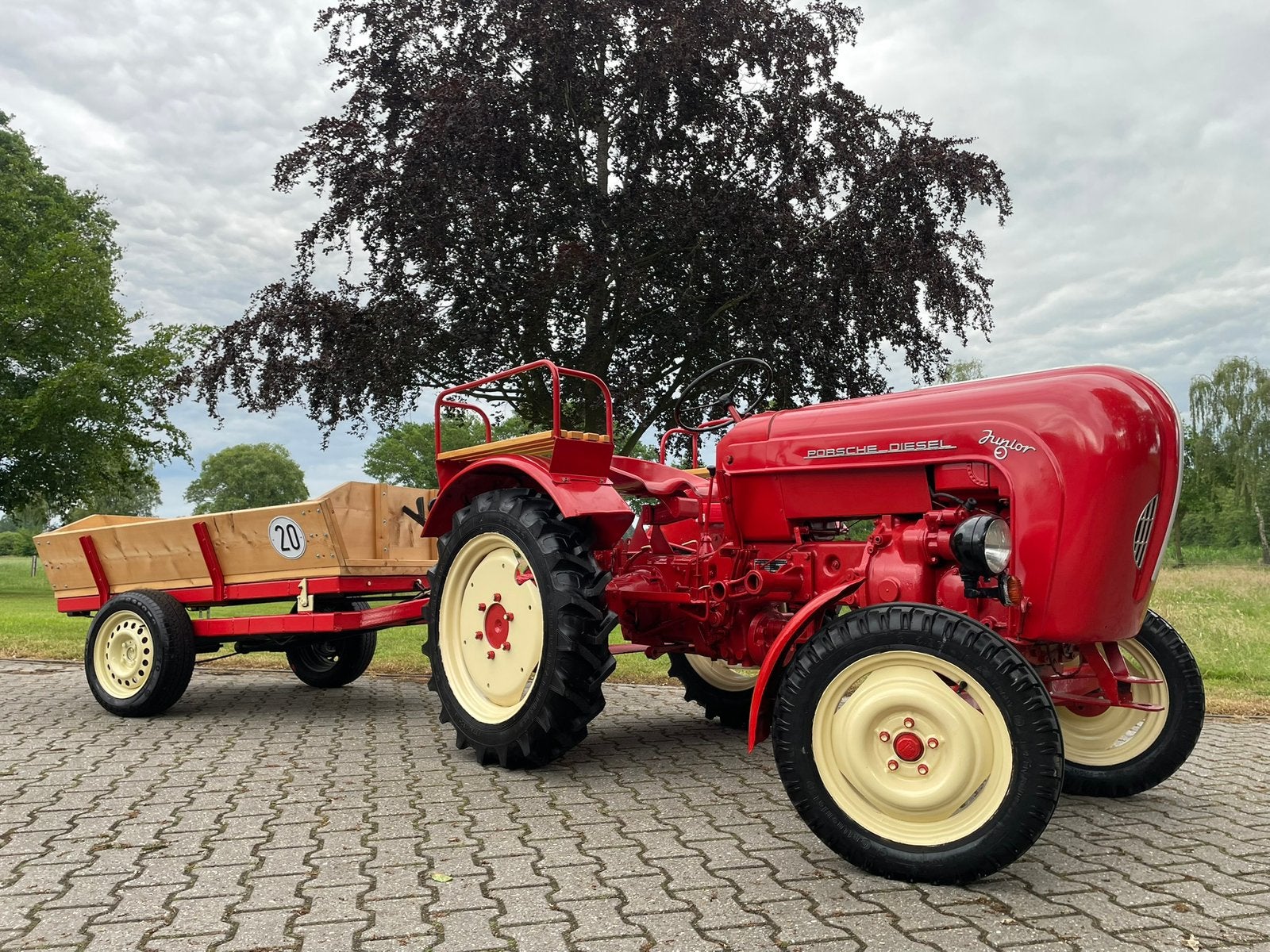 Porsche Diesel Junior 108 + Aanhanger Oldtimer Tractor, Tot 2500, Oldtimer, Tot 80 Pk, Ophalen