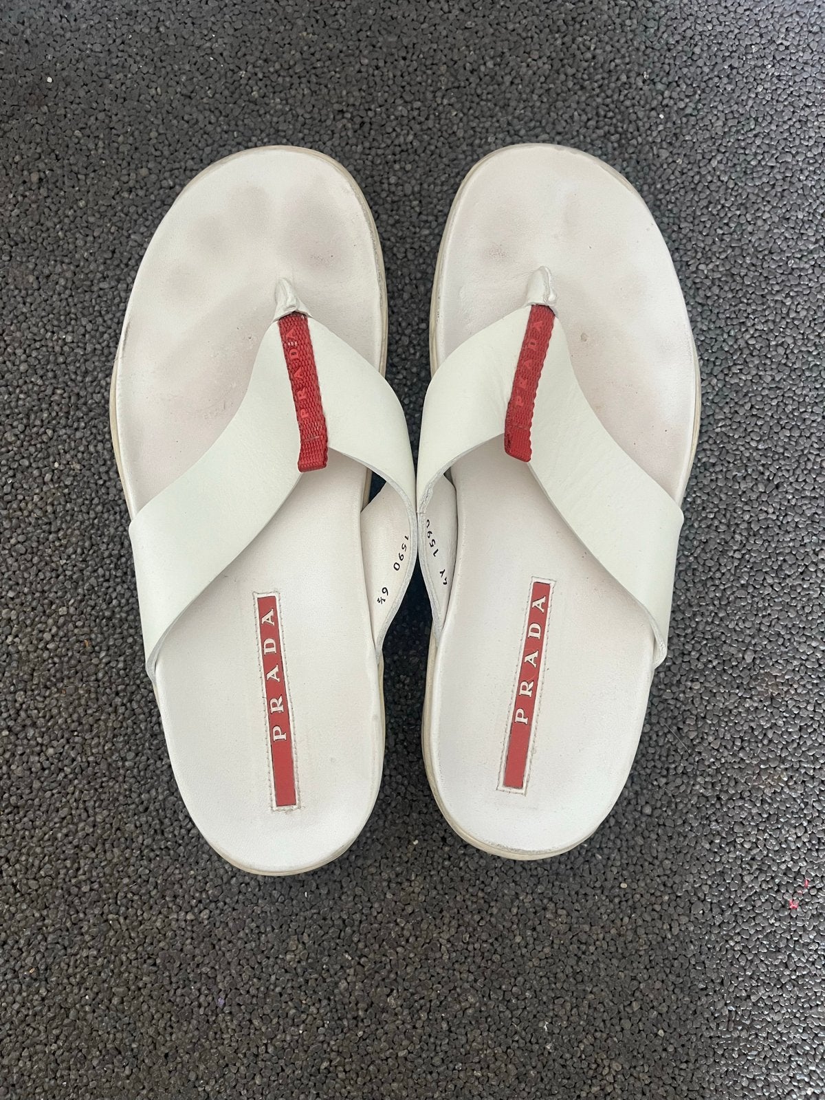 Prada Slippers - Wit met Rood Detail, Slippers, Wit, Ophalen of Verzenden, Gedragen
