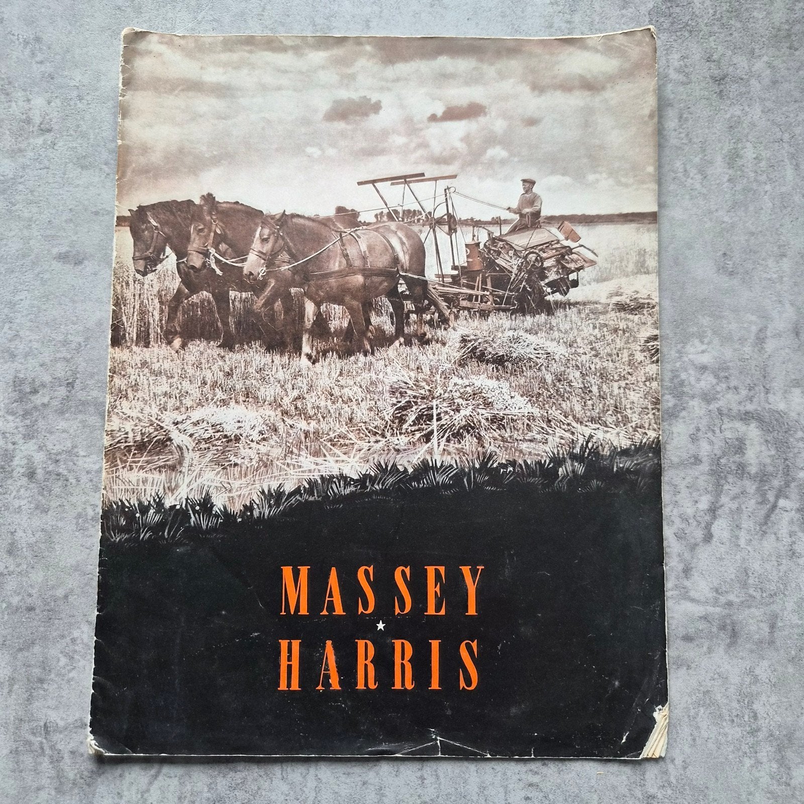 Massey Harris Catalogus Hooimaai- en Oogstwerktuigen 1951, Ophalen of Verzenden, Gelezen, Massey Harris, Catalogus