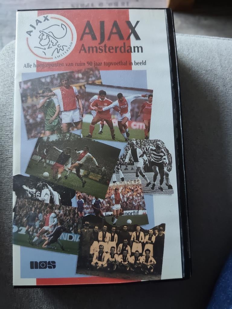 Ajax: Alle hoogtepunten van ruim 90 jaar topvoetbal (VHS), Alle leeftijden, Ophalen of Verzenden, Gebruikt, Overige genres