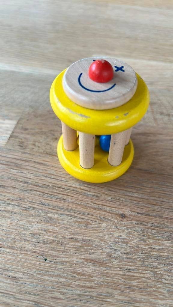 Kleine houten rammelaar met balletjes, Kinderen en Baby's, Ophalen of Verzenden, Rammelaar