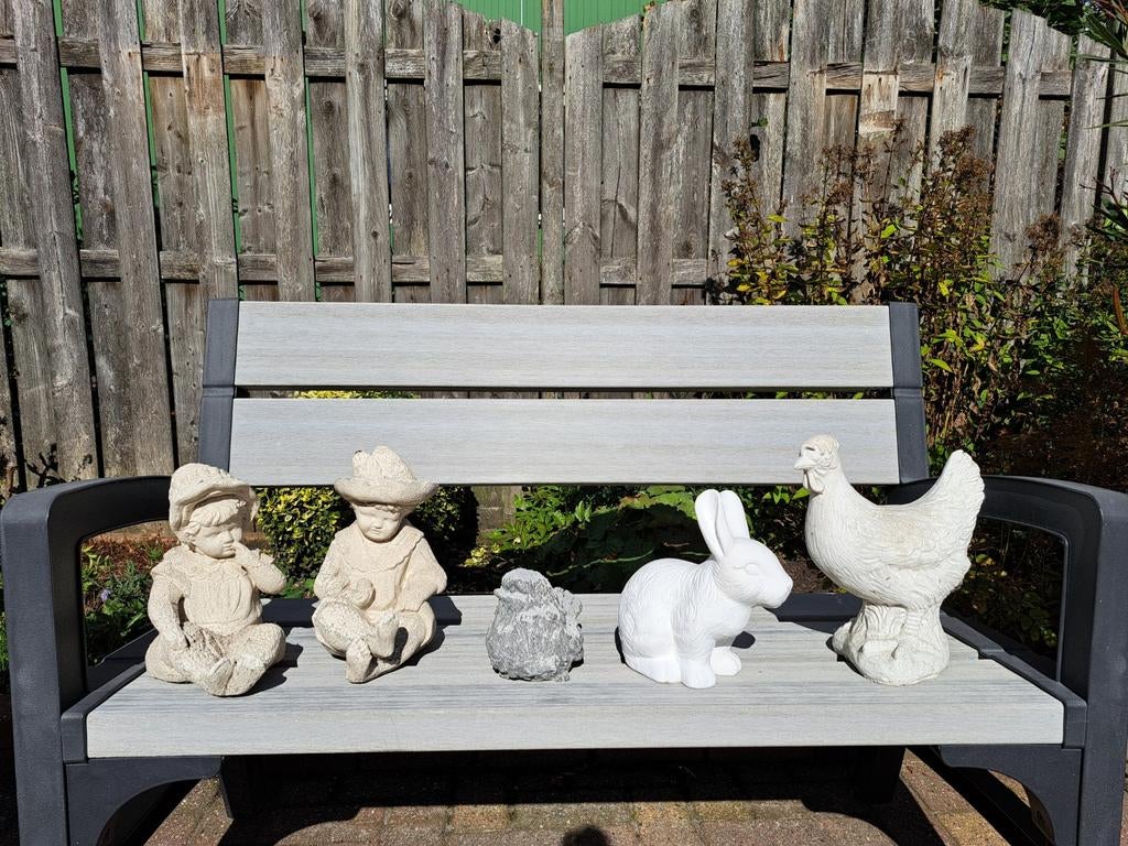 Betonnen tuinbeelden kabouters konijn kip en vogel, Tuin en Terras, Tuinbeelden, Ophalen of Verzenden, Gebruikt, Steen, Overige typen