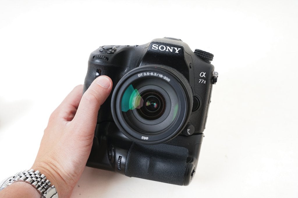 Sony A77II + Sony DT 18-200mm 3.5-6.3, Gebruikt, Spiegelreflex, -, -